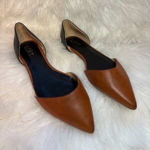 LOFT Women's Tan and Black Pointed Flats